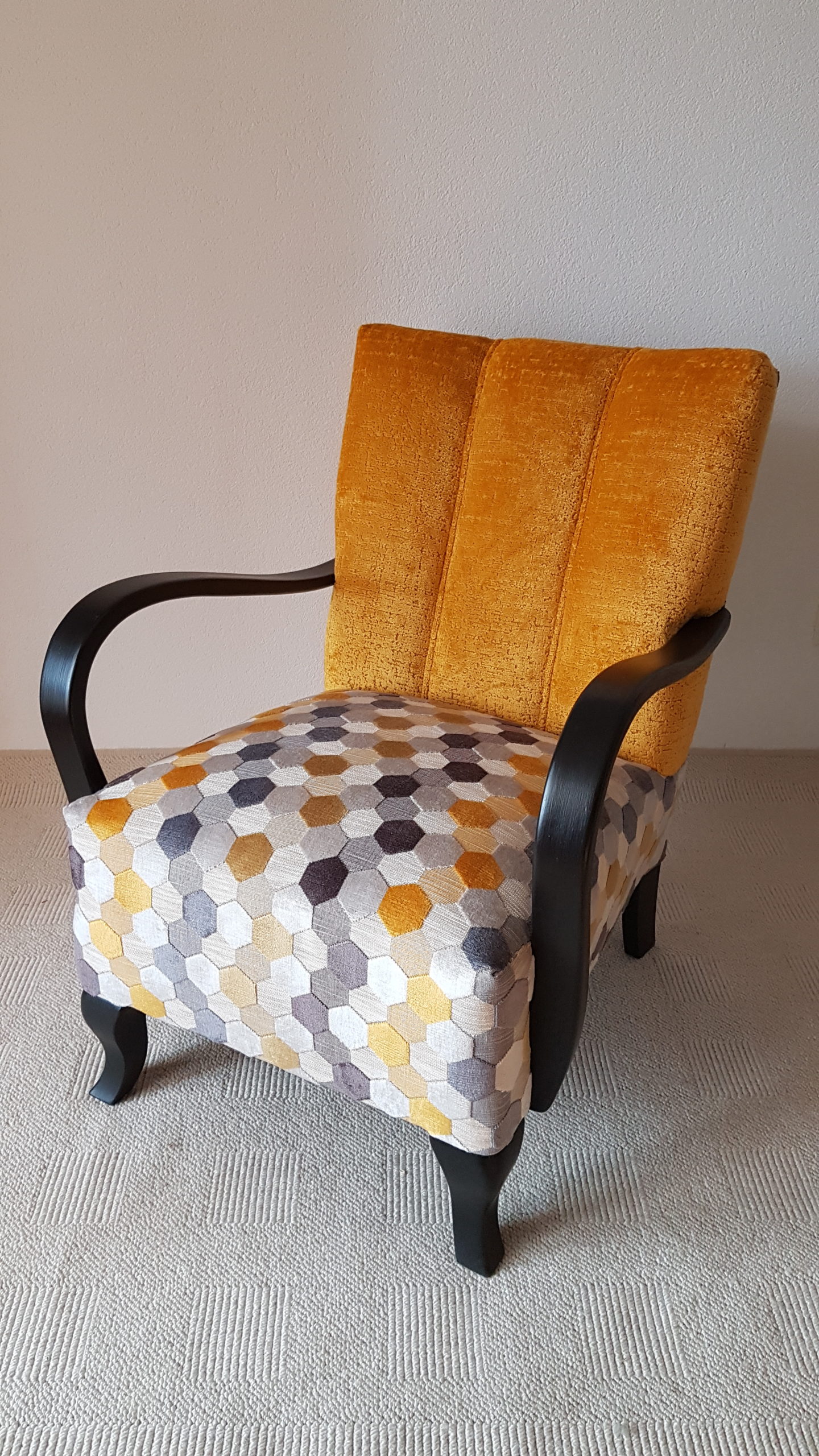 fauteuil-peint-noir